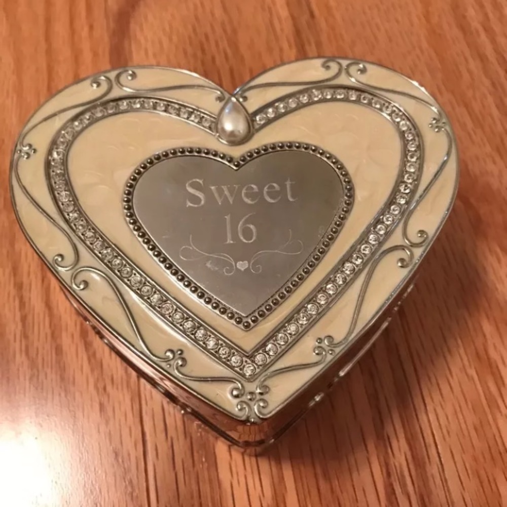 Jewelry box