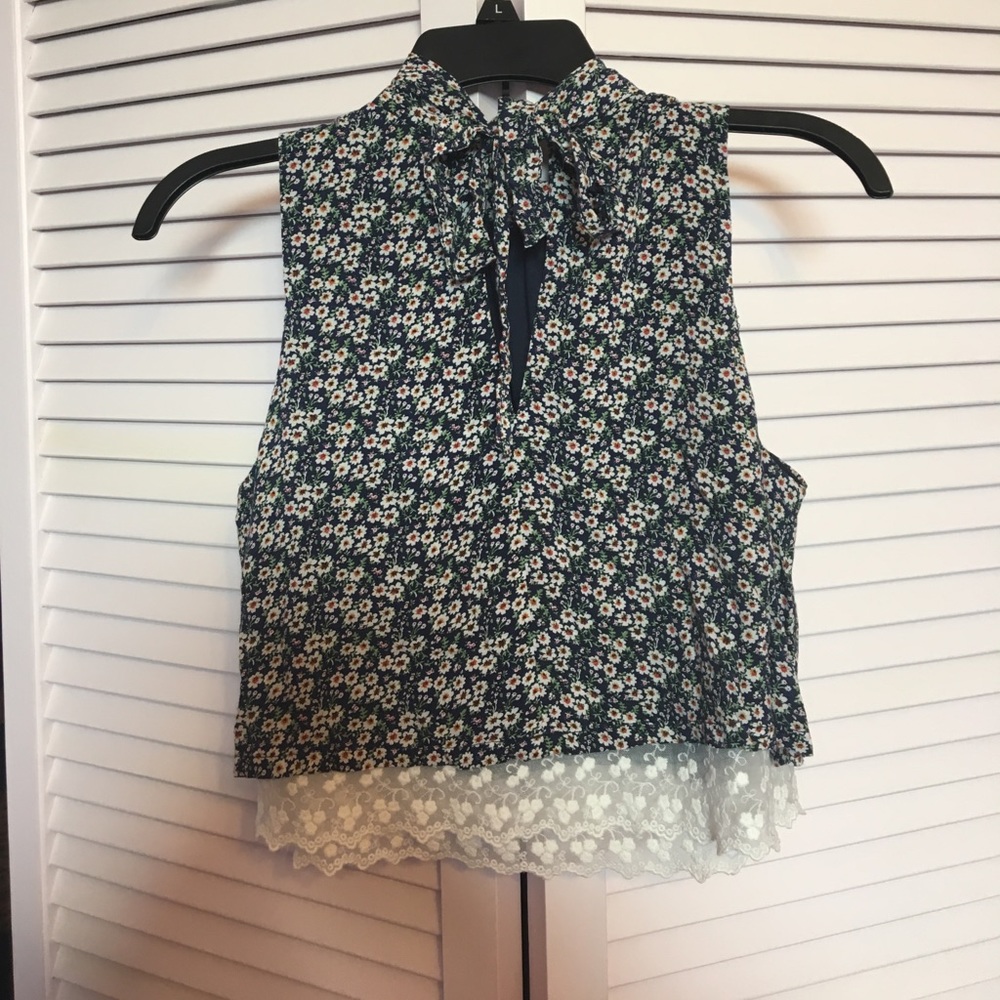 Floral High Neck & Lace Detailing Crop Top