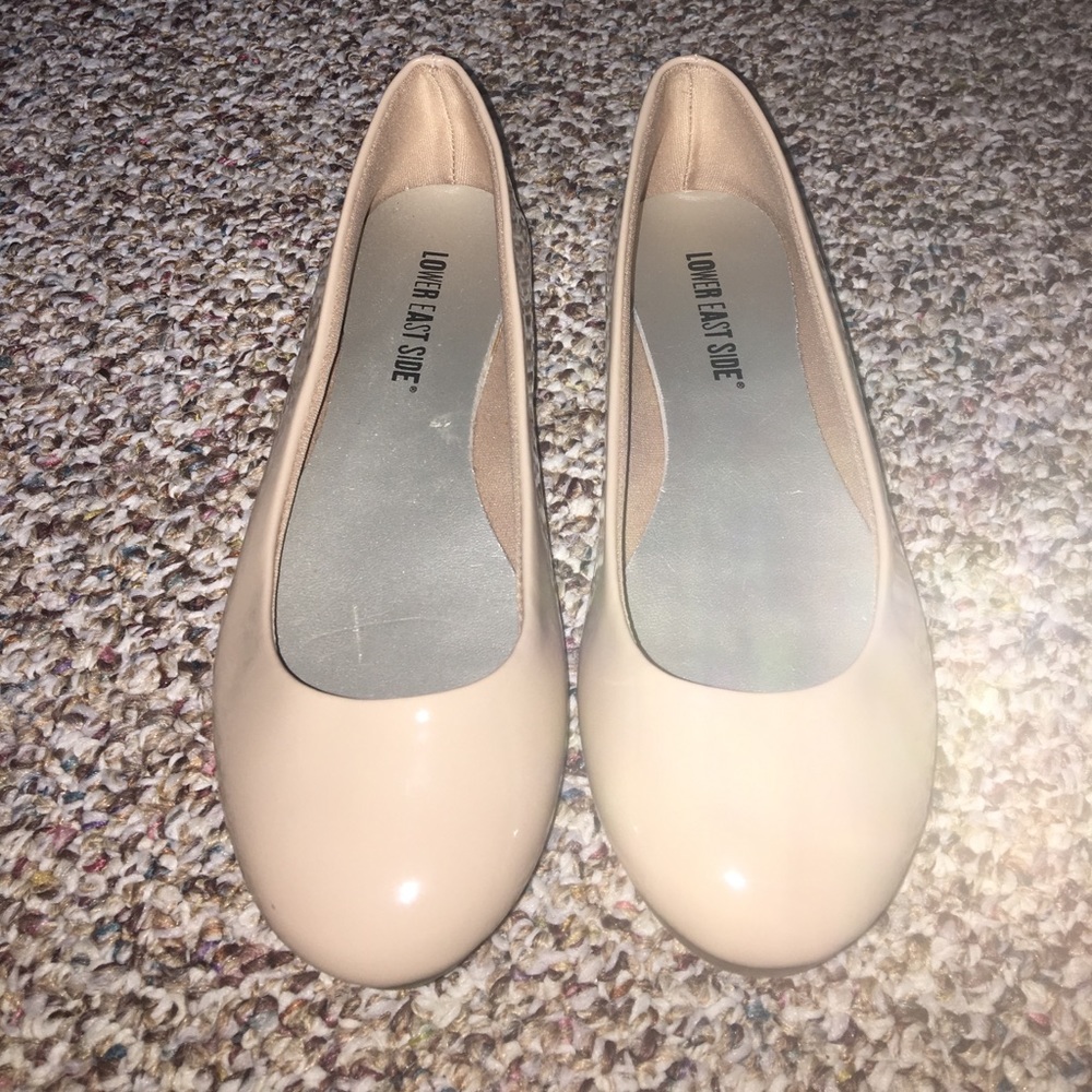 Nude flats