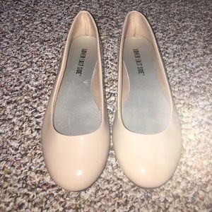 Nude flats
