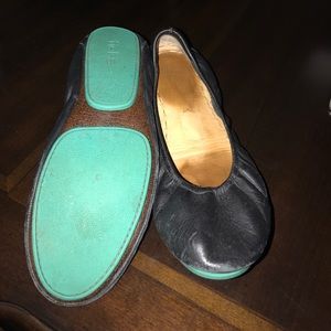 Size 9 black Tieks