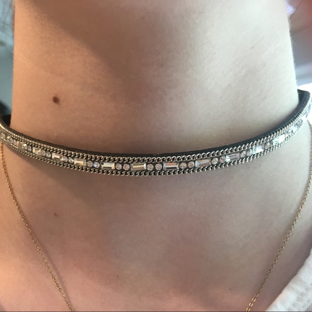 EMBELLISHED CHOKER