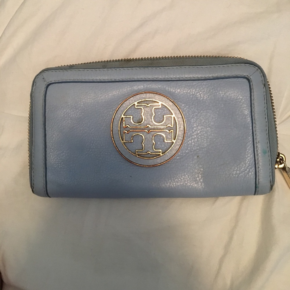 tory burch blue wallet