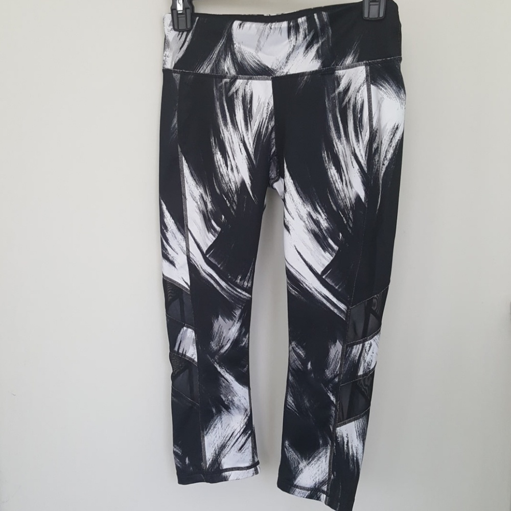 Capri length yoga pants