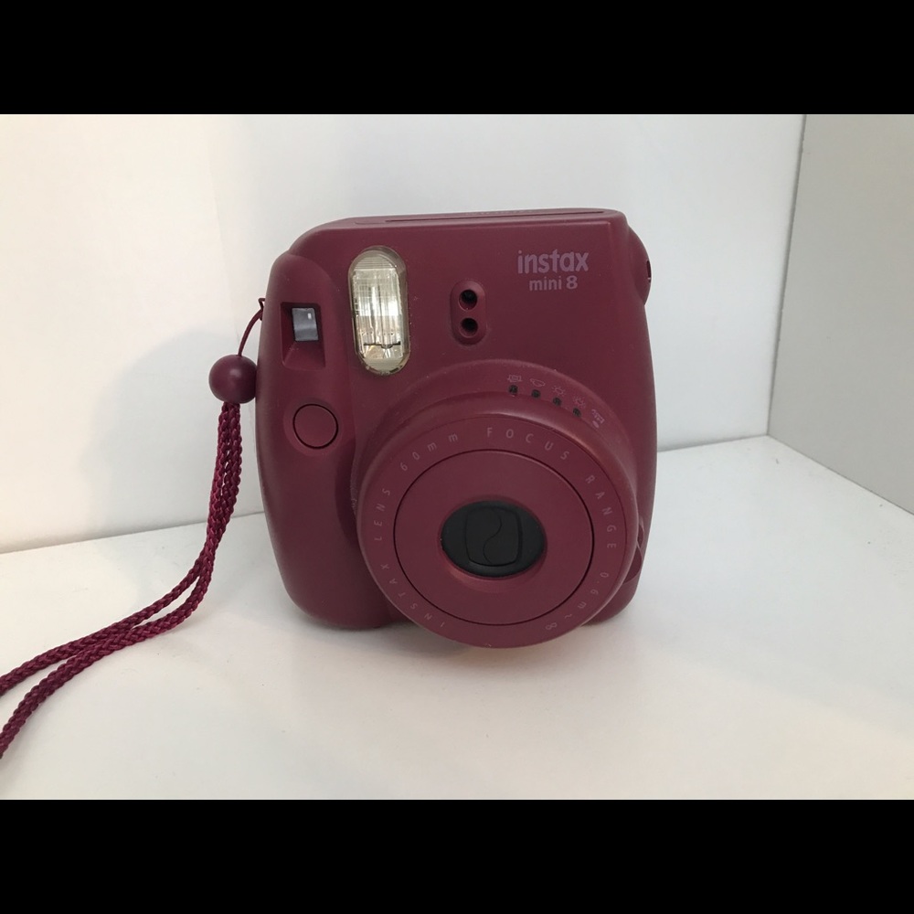 Instax Mini 8 in Burgundy