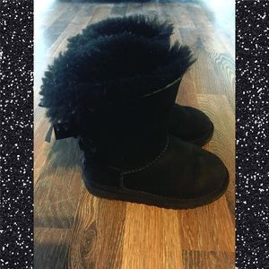 Bailey Bow UGGS Black- great condition