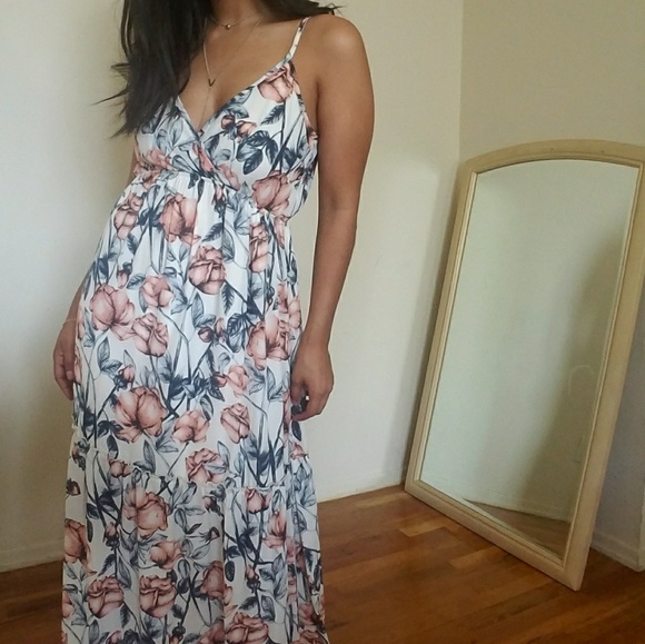 🍃LAST ONE🍃LOVELY IVORY FLORAL MAXI DRESS - Picture 5 of 6