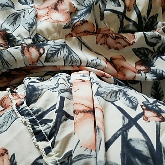 🍃LAST ONE🍃LOVELY IVORY FLORAL MAXI DRESS - Picture 6 of 6