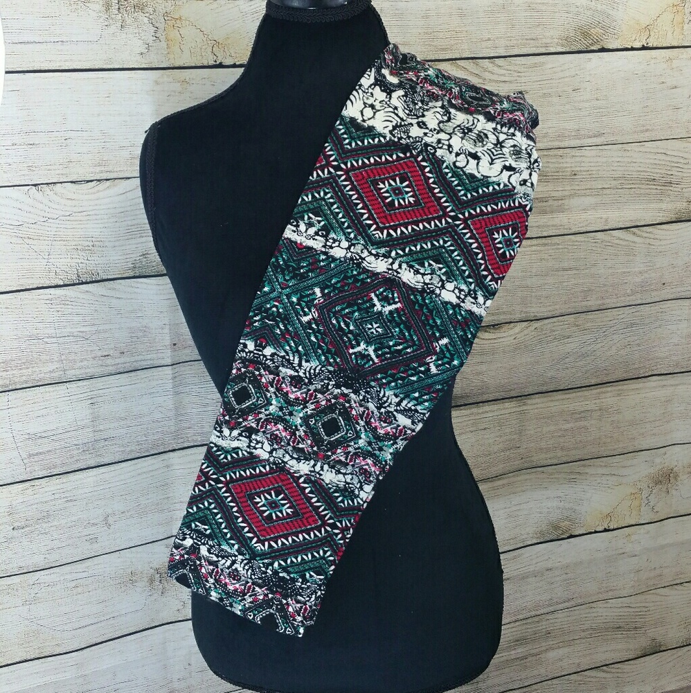 NWT - Du North Red Diamond Capris