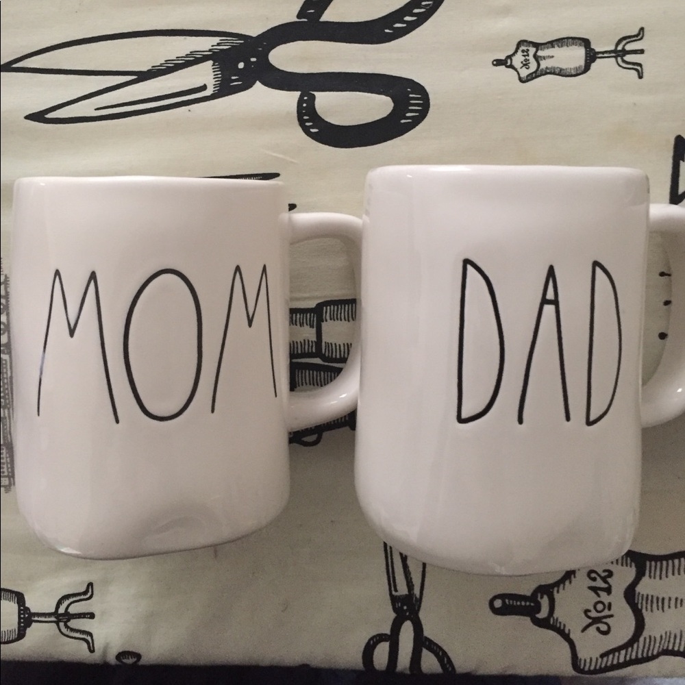 Rae Dunn " Mom Dad" mother mug set