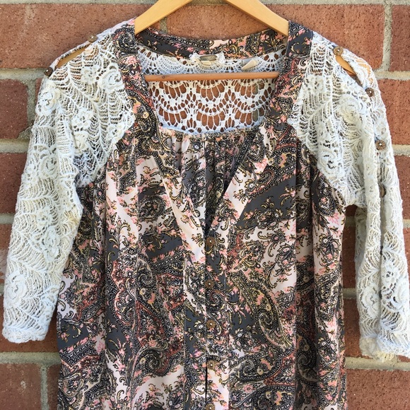 BKE Tops - Gimmicks by BKE High Low Blouse