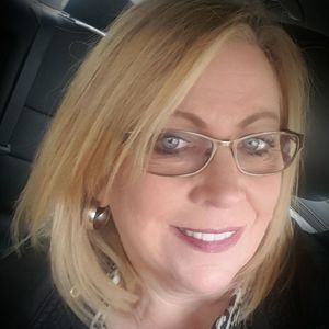 Meet your Posher, Ellen