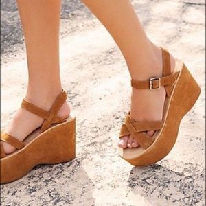 kork-ease Shoes - NWB kork-ease 70's platform sandals kork-ease Shoes - NWB kork-ease 70's platform sandals