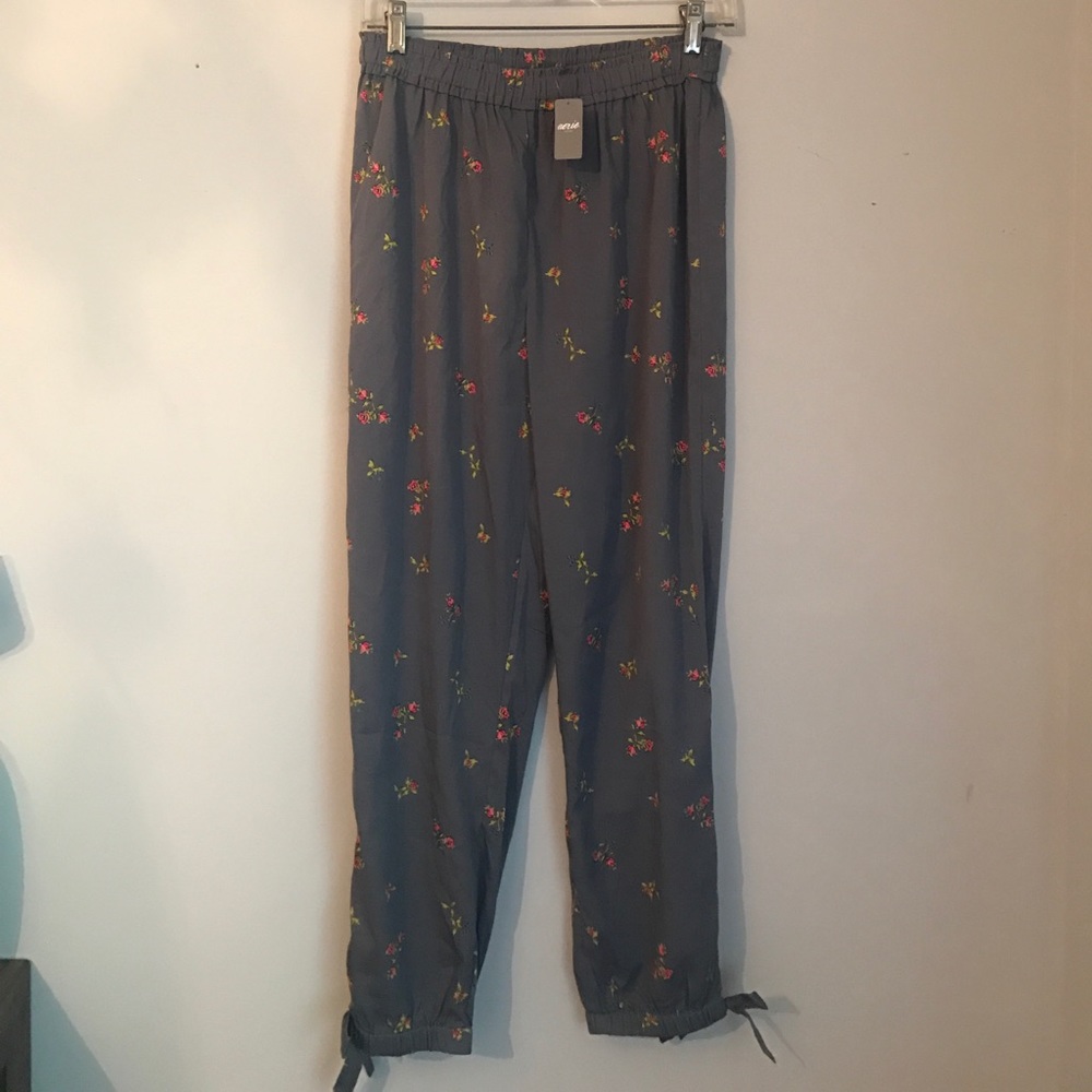 Silky floral print pants