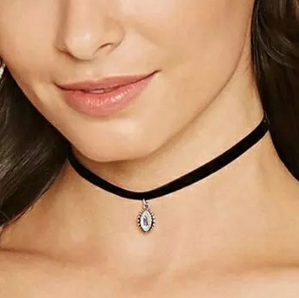 Mother of Pearl Pendant Choker