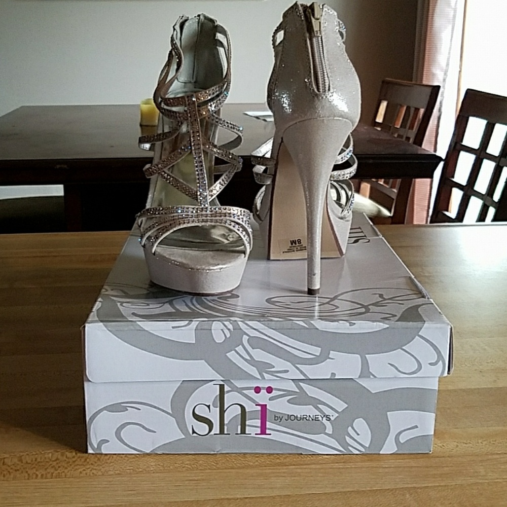 Shi heels.