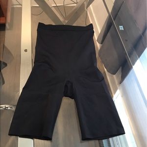 High power mid thigh shaping shorts - never worn.