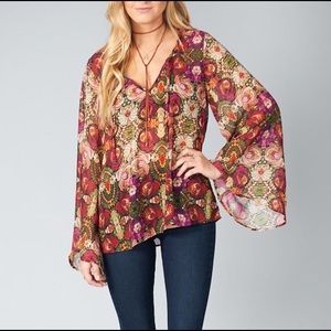 SALE ⭐️Show Me You Mumu - Printed Bell Sleeved Top