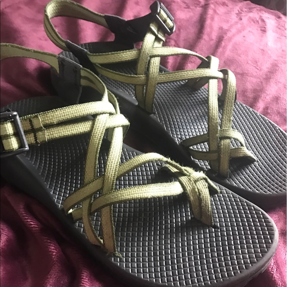 Green & dark grey Women's Chacos size 11