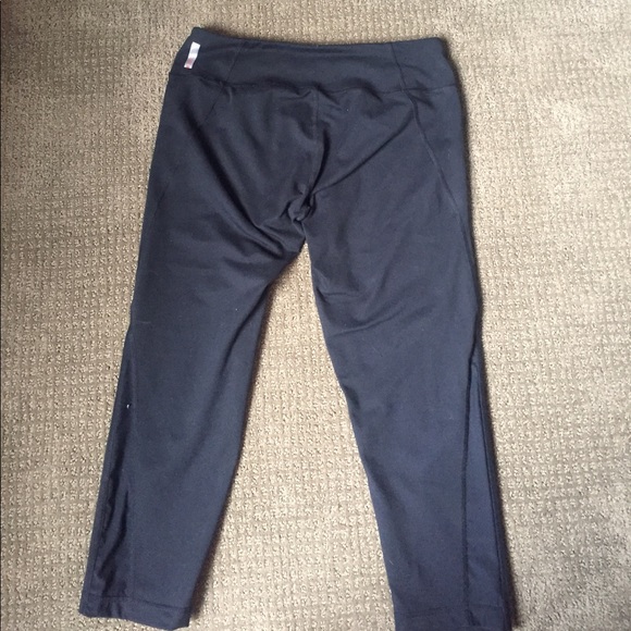 Zella Black Crop Leggings Size S - Picture 2 of 4