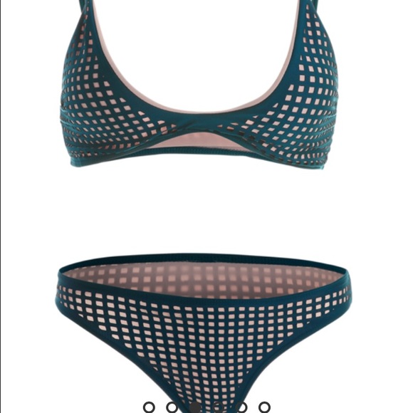 Bikini - Picture 2 of 3