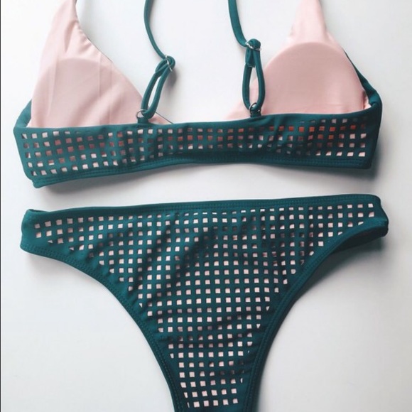 Bikini - Picture 3 of 3