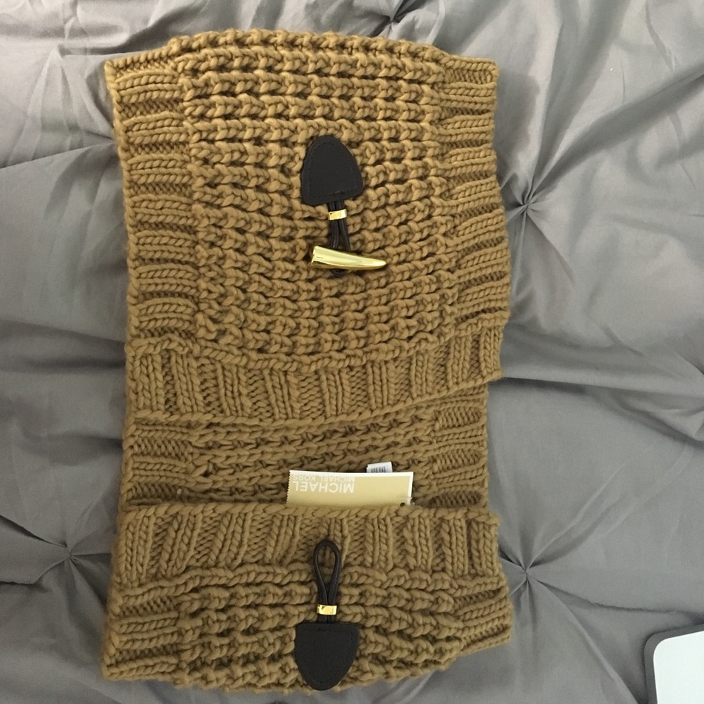 Michael Kors neck wrap
