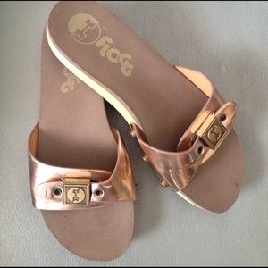 Rose gold Flogg Nikita sandals/slides Size 6.5