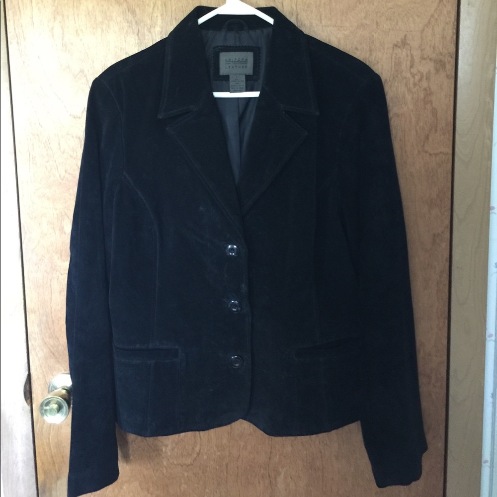 Black suede 3-button blazer. Size L