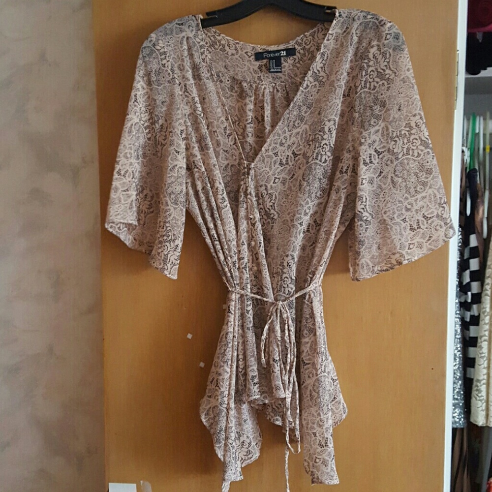 Beautiful waist-tie tunic