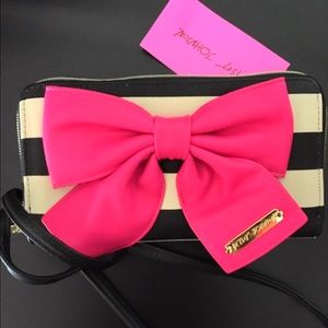Betsy Johnson crossbody wallet/purse with pink bow