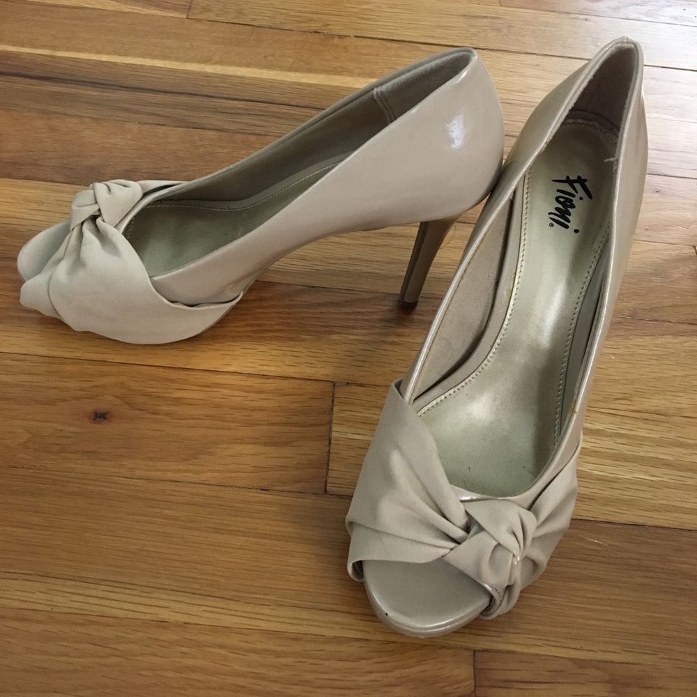 Beige heels