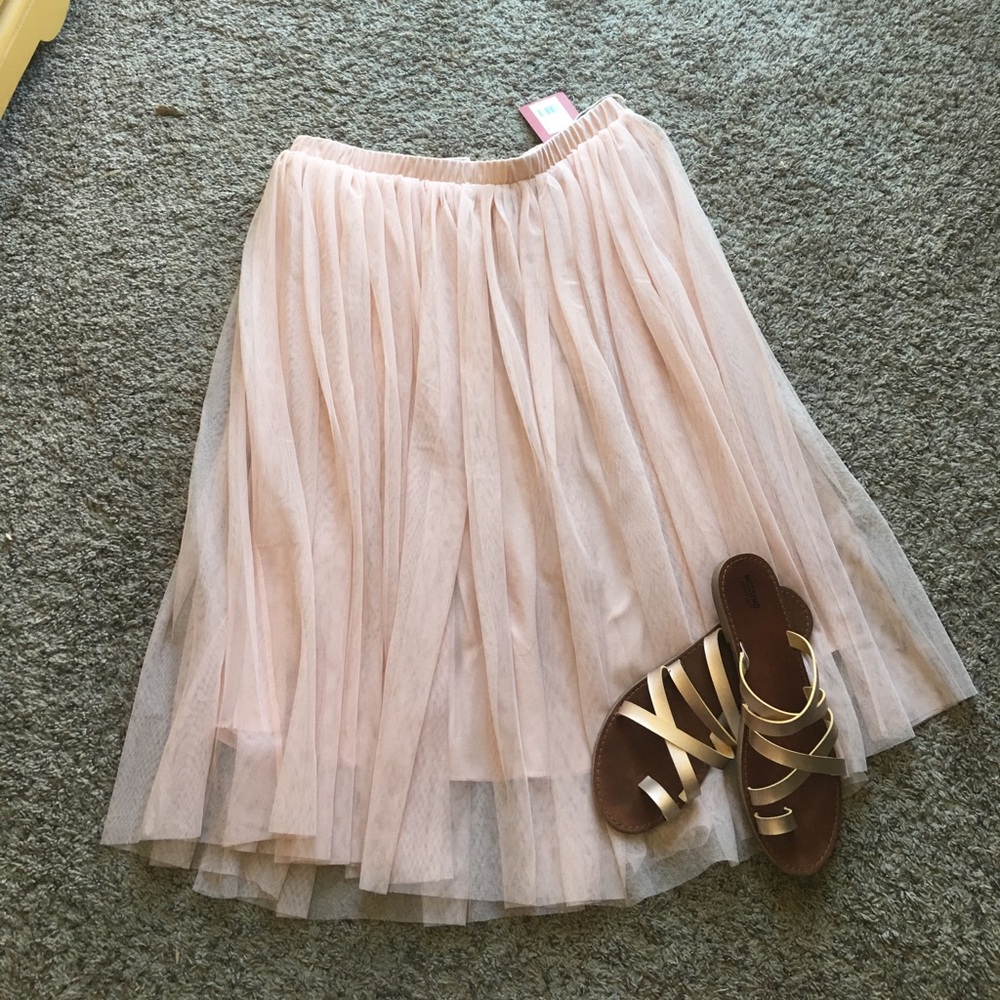 NWT long tule skirt!!