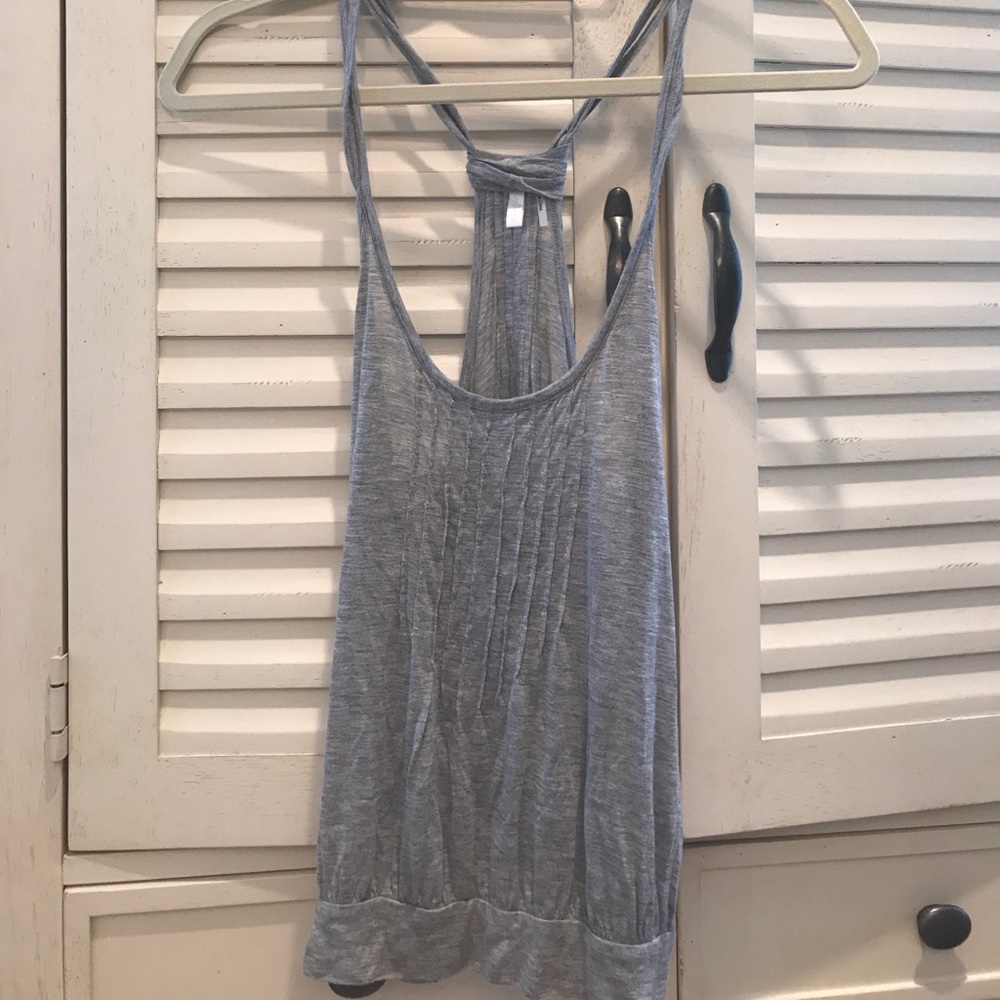 Light grey tank
