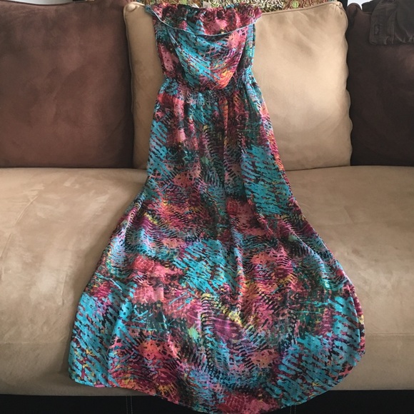 Colorful strapless maxi perfect for summer! - Picture 2 of 3