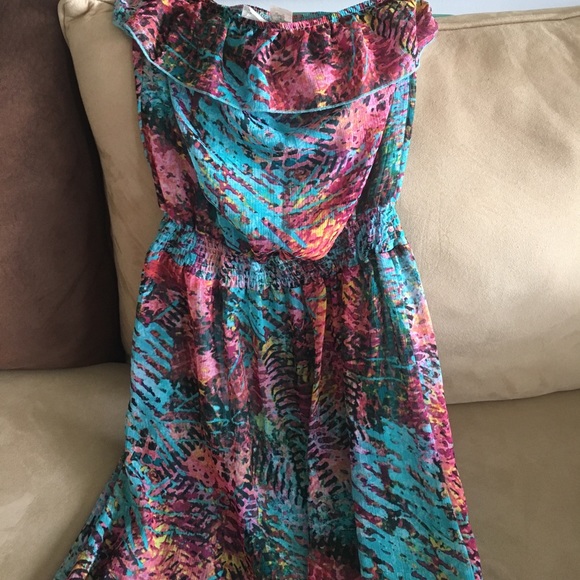Colorful strapless maxi perfect for summer! - Picture 3 of 3