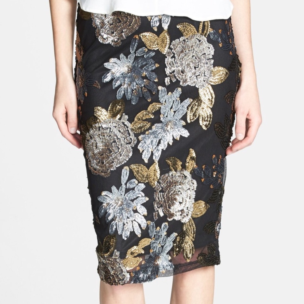 NWT [J.O.A.] Floral Sequin Body-Con Skirt - XS