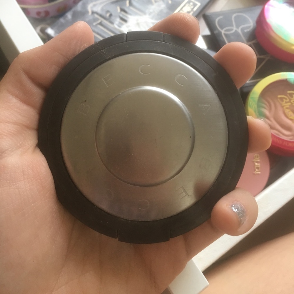 BECCA shimmering skin perfector moonstone