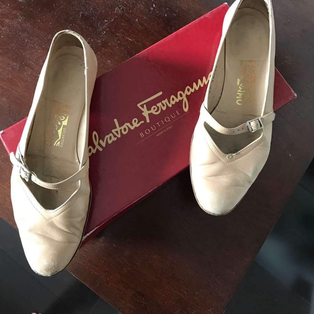 Salvatore Ferragamo Audrey Sand Nappa Kid Flats
