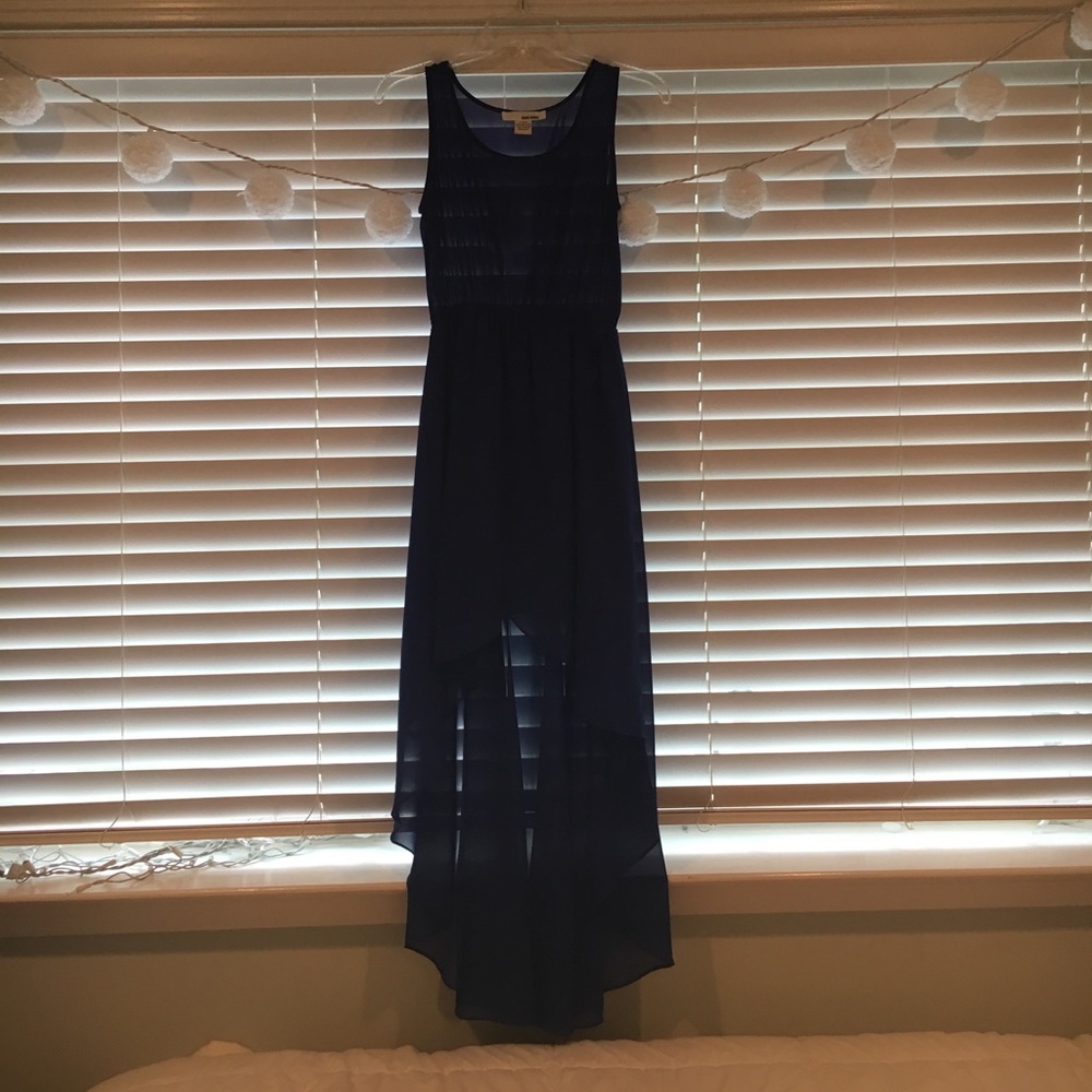 Navy high-low sun dress ☀️