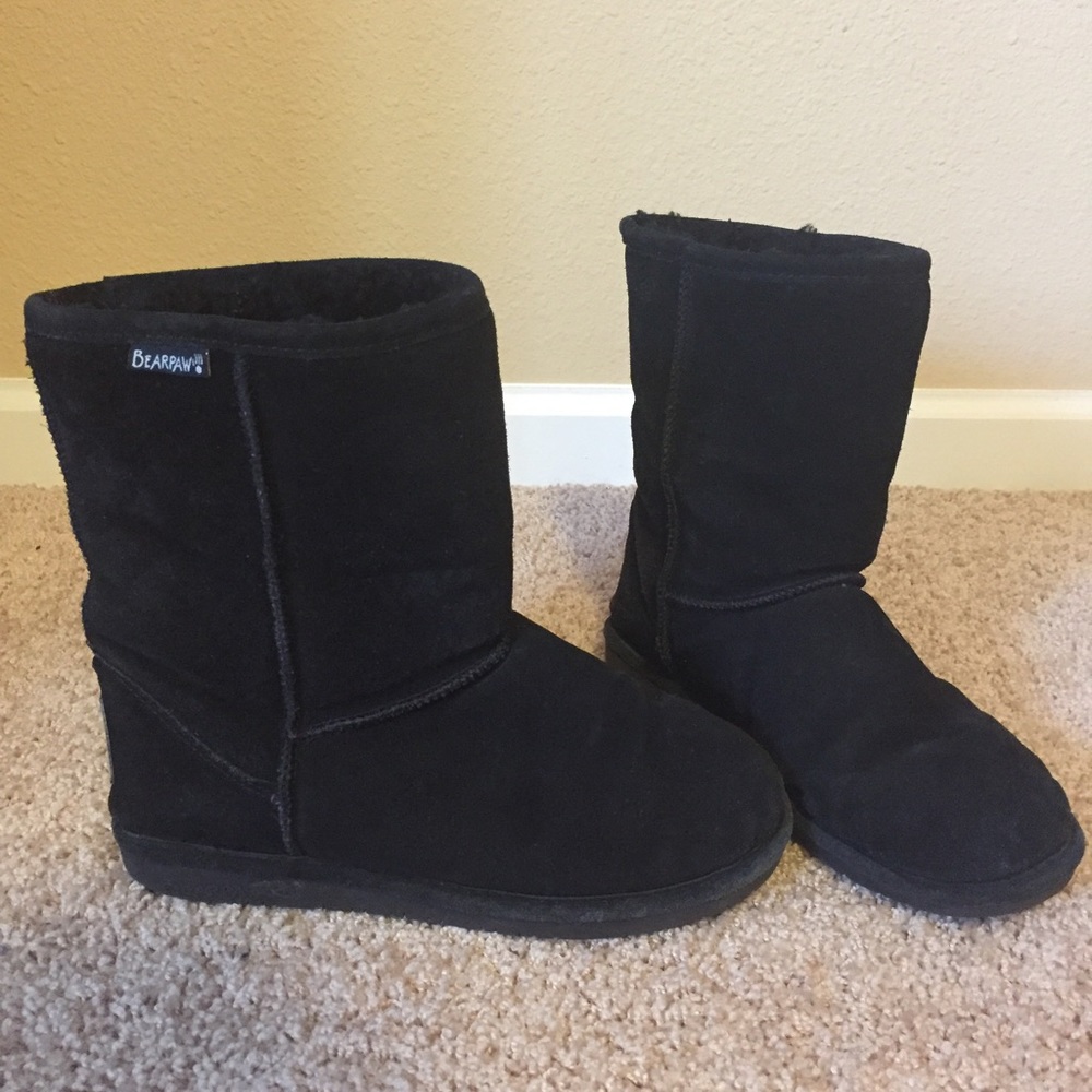 Black Bearpaw boots 😘