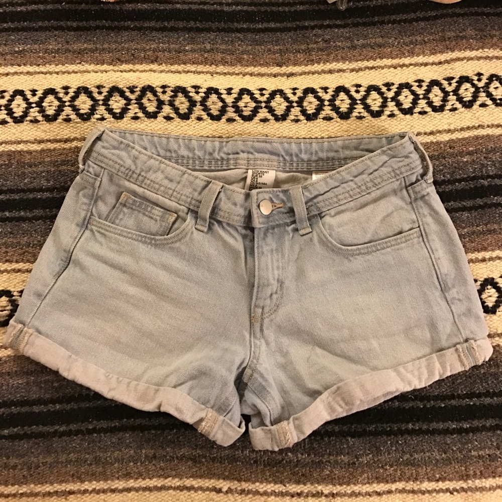 H&M Light wash denim shorts
