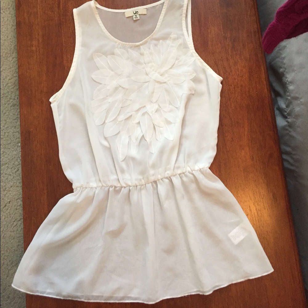 Small flower detail peplum tank