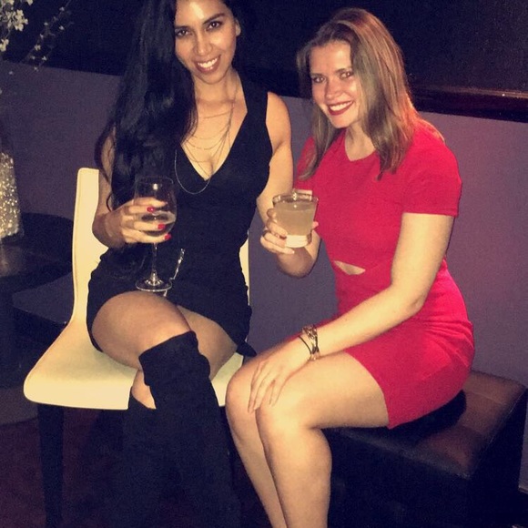 Red dress - Picture 3 of 5