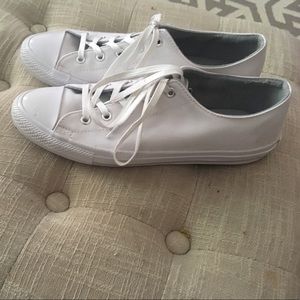 Once worn Converse Sneakers