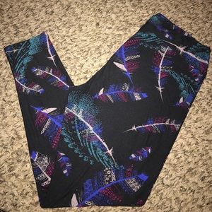 TC FEATHER LULAROE LEGGINGS 🦄