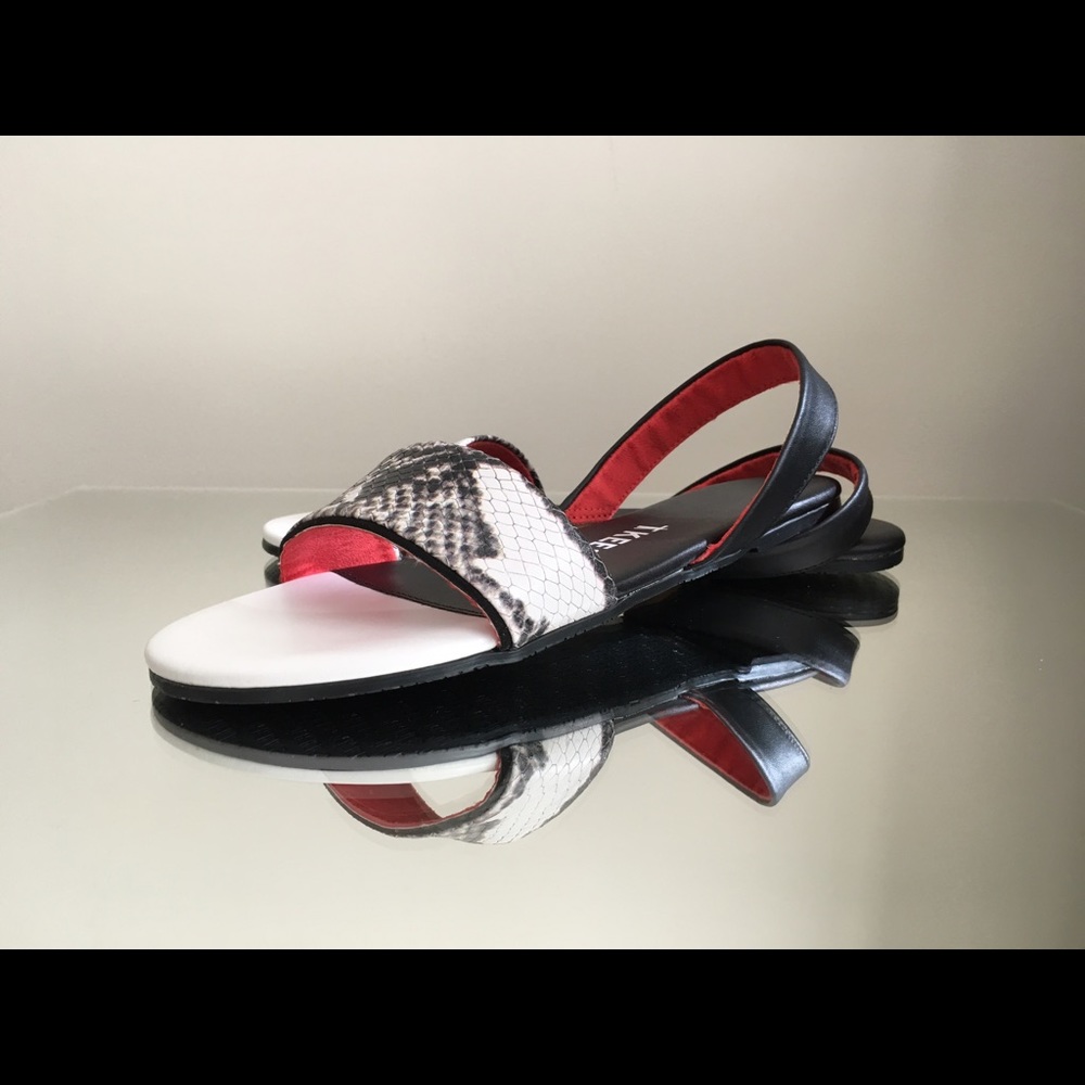 BRAND NEW TKEES sandals