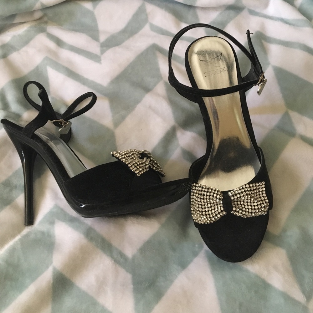 Sparkly bow heels