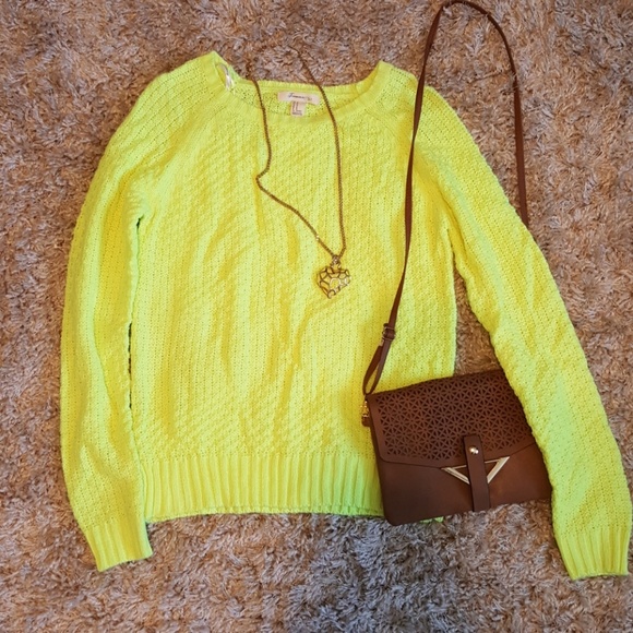 Forever 21 Sweaters - Forever 21 Neon green knitted sweater- New Size M