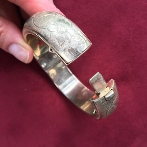 VINTAGE-silver etched floral bangle